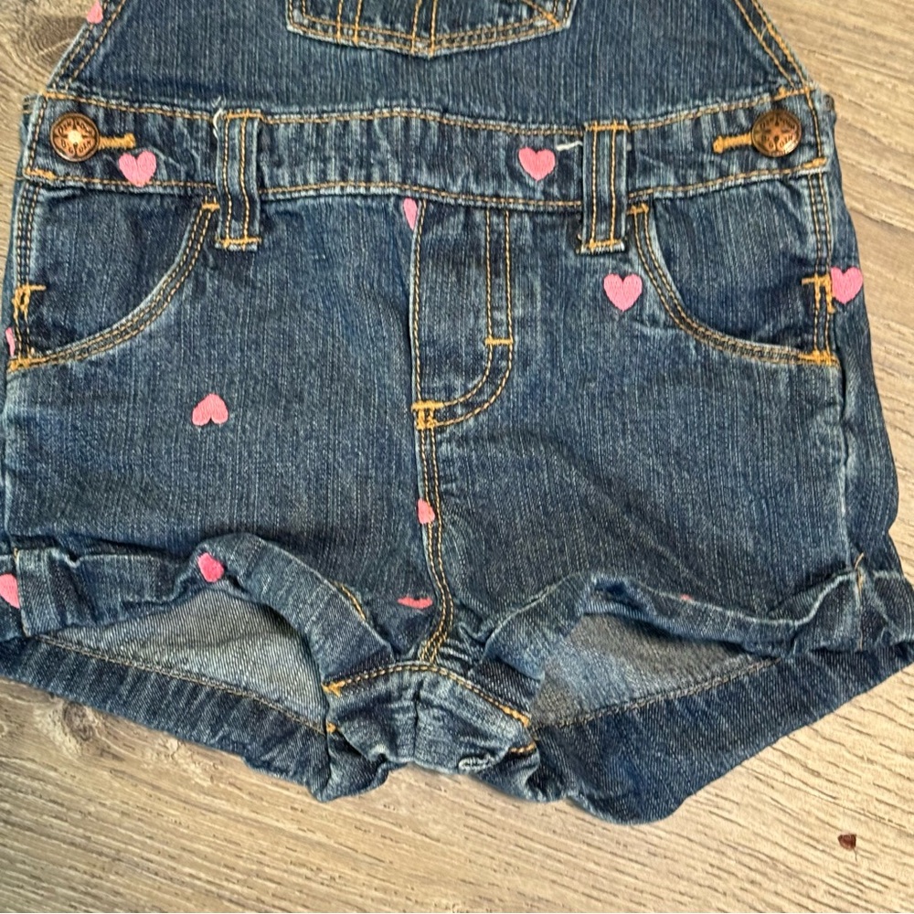 Oshkosh B’gosh Girls Denim Short Overalls hearts 12m - Picture 3 of 6